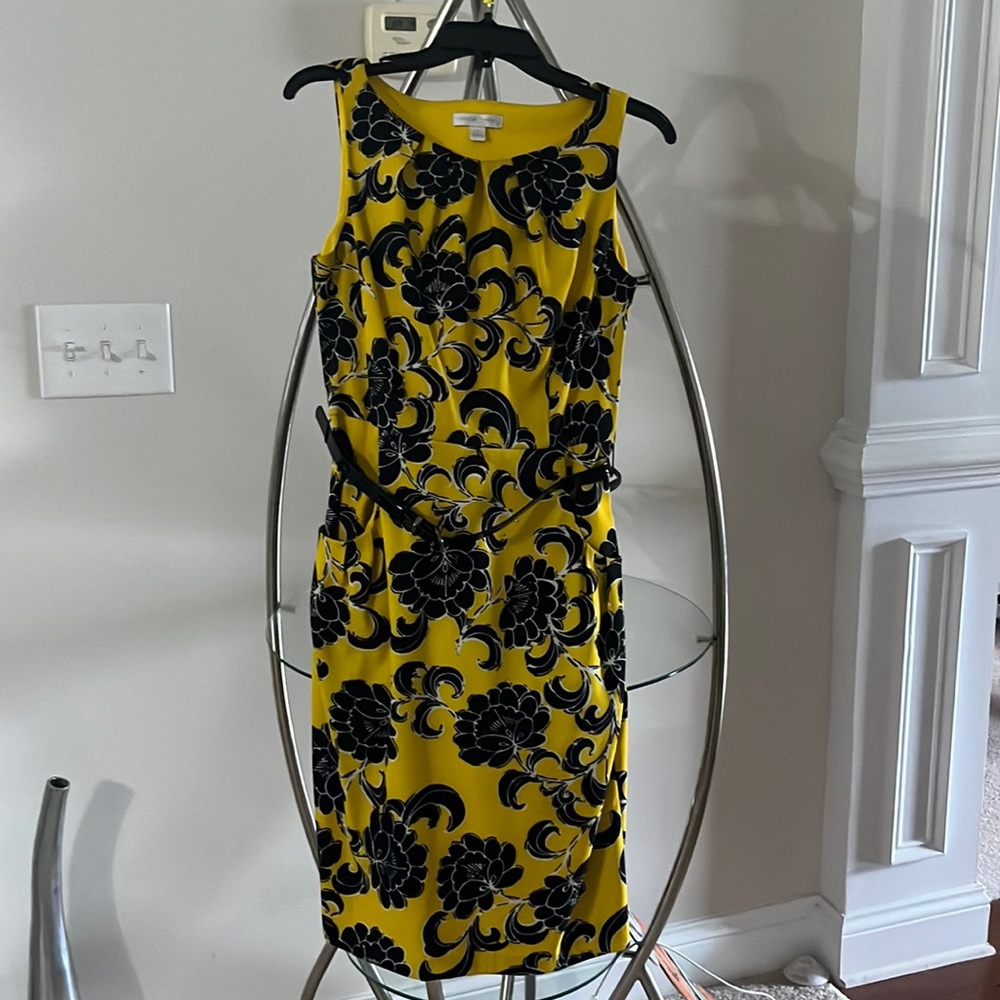 Size 8 London times dress used in good condition